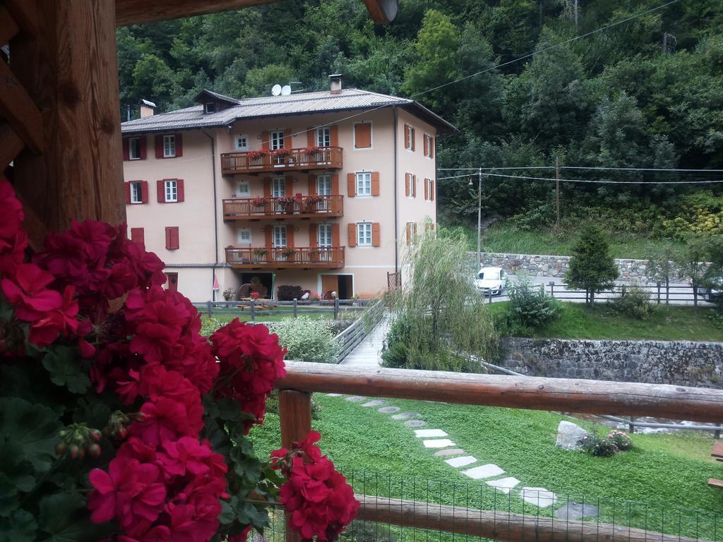 Appartamenti Rabbi Fonti Bagni di Rabbi Buitenkant foto