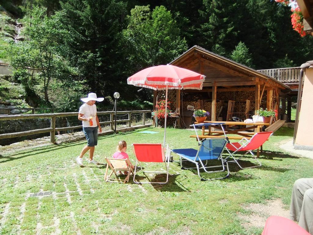 Appartamenti Rabbi Fonti Bagni di Rabbi Buitenkant foto