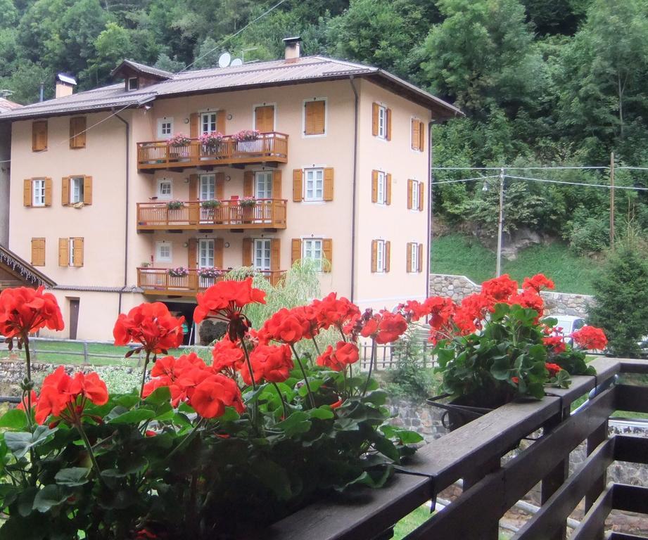 Appartamenti Rabbi Fonti Bagni di Rabbi Buitenkant foto
